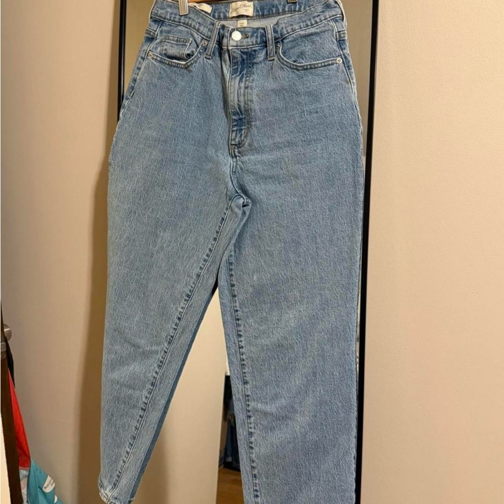 Universal Thread Light Blue High Rise Jeans